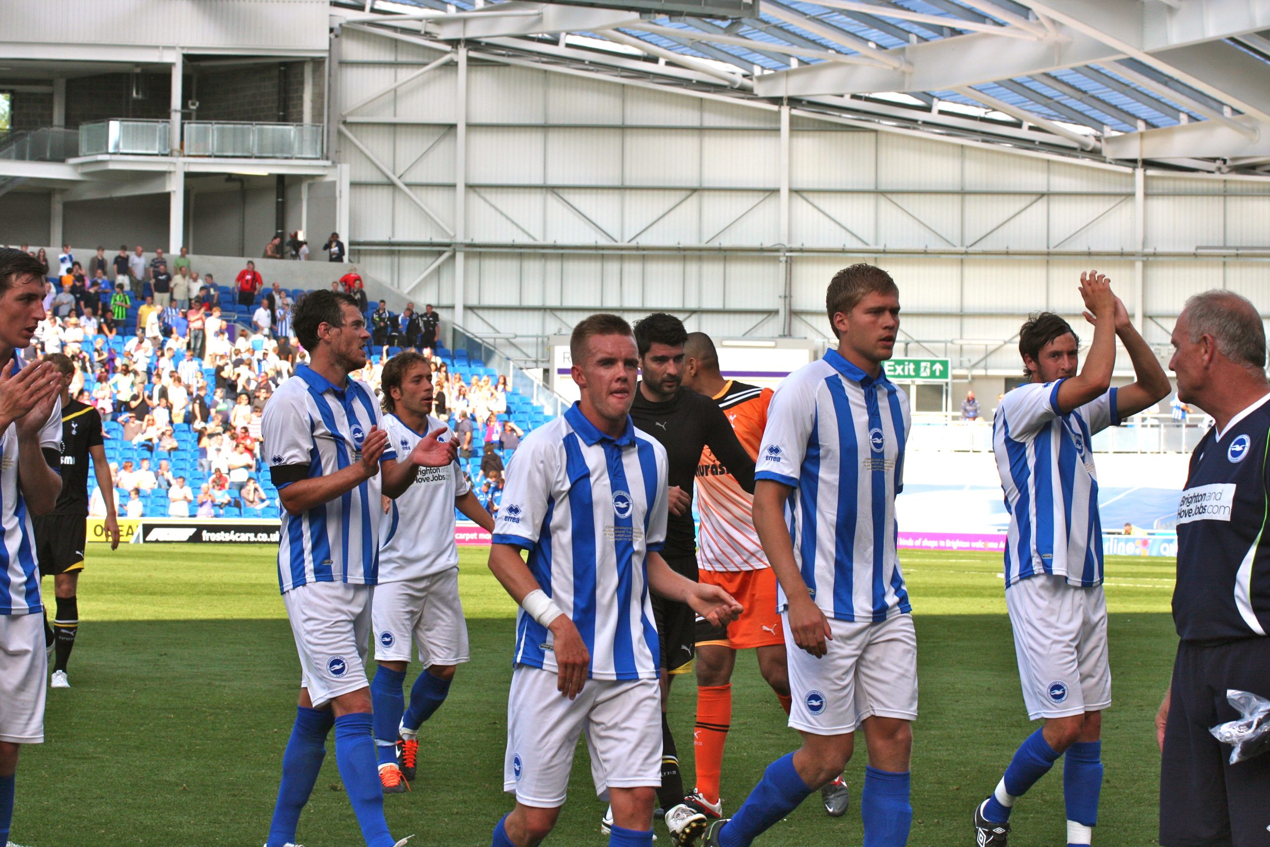 Brighton & Hove Albion và Arsenal trước trận Premier League ngày 19/09/2026